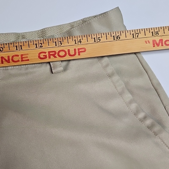 Izod Golf Shorts Sz 33 Khaki Color Performx Golf - Picture 7 of 9